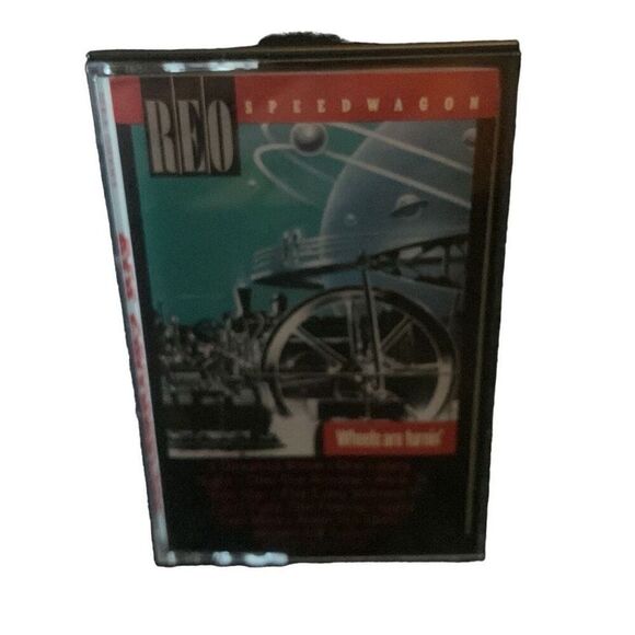 Pre Owned Music Cassette REO Speedwagon Wheels Are Turnin - Picture 4 of 4